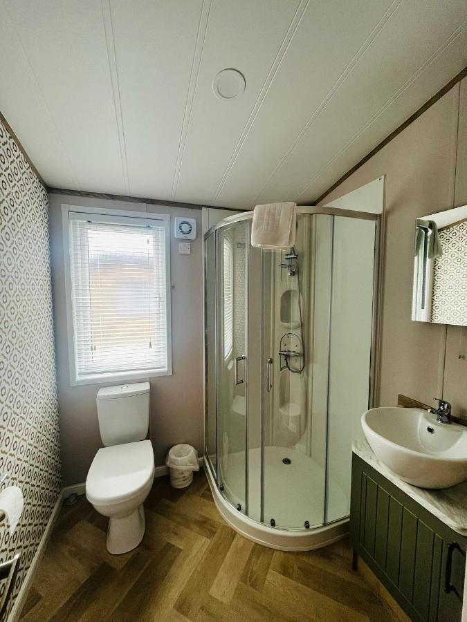 Lucky Lodge With Hot Tub York Exteriör bild